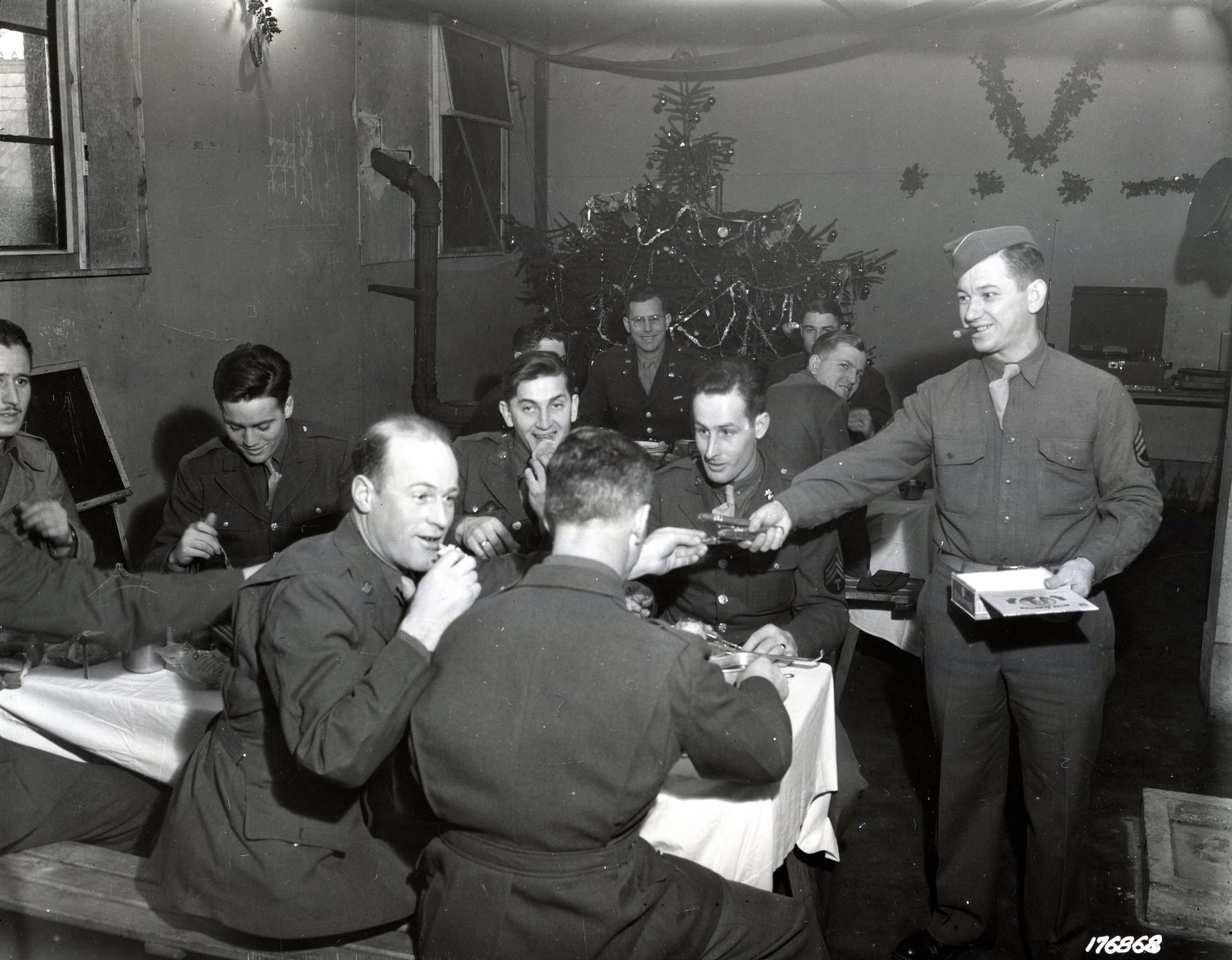 Spotlight: Christmas During WWII – The Unwritten Record